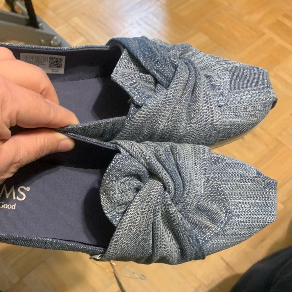 TOMS Blue Knit Knot Slip-On Flats - Picture 2 of 5